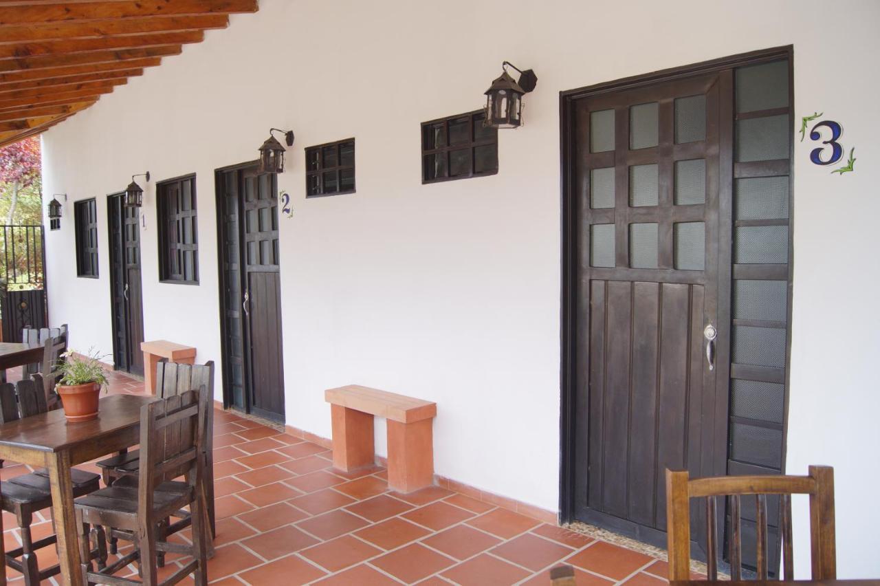 Отель Balcones De La Casona Гуатапе Экстерьер фото